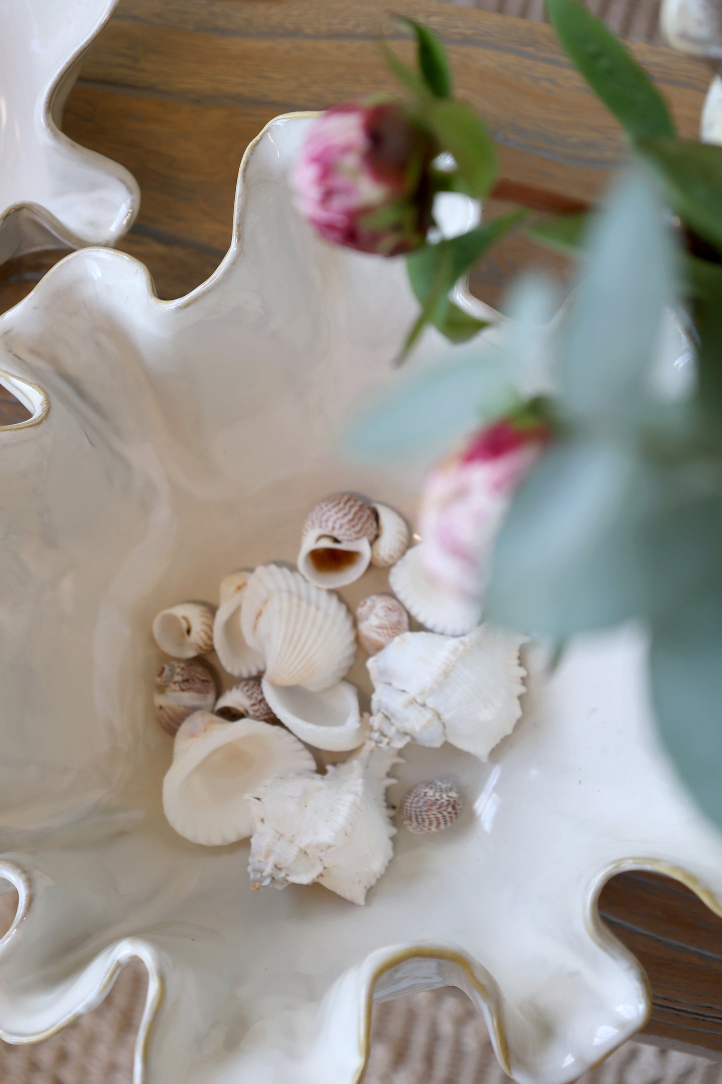 Antique Cream Ruffle Stoneware Bowl