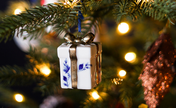 Delft Blue Christmas Gift Ornament