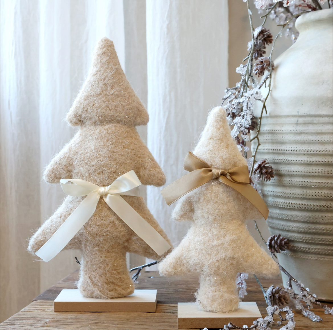 Felt Tree With Bow