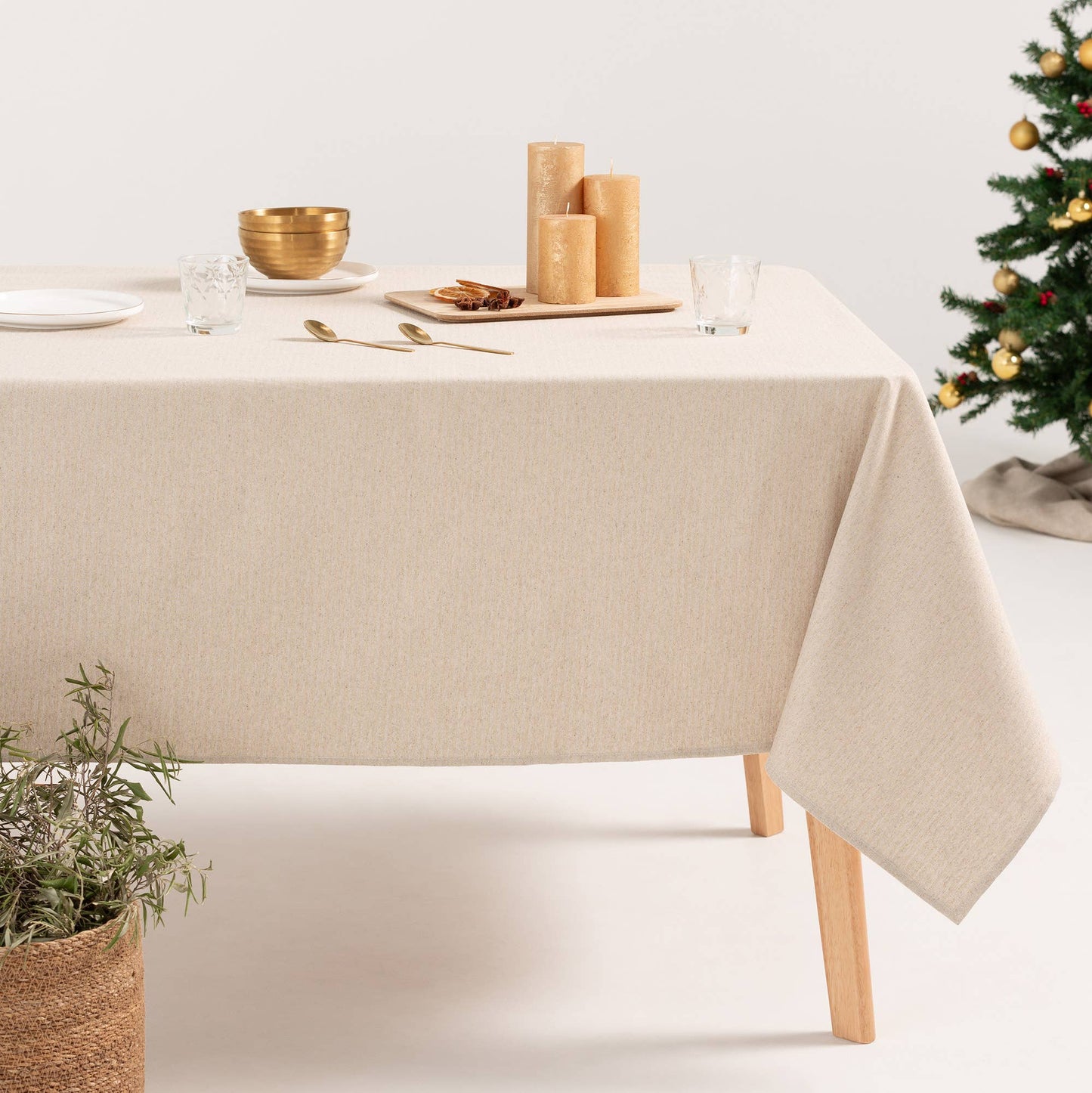 Soft Linen Jacquard Tablecloth – Natural