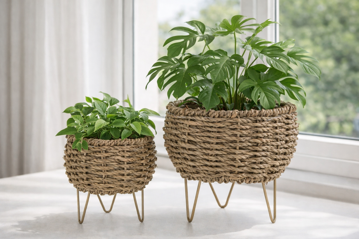 Seagrass Planter On Legs - 2 Sizes