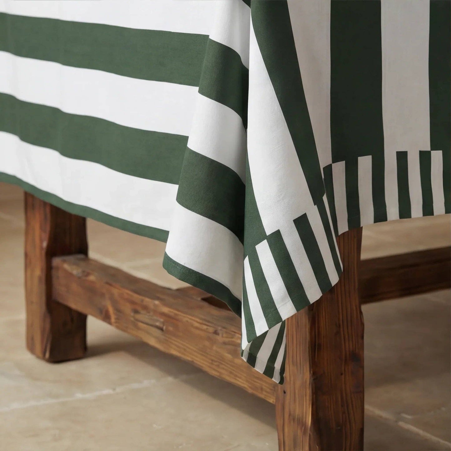 Riviera Stain Resistant Organic Cotton Tablecloth – 250 x 155 cm