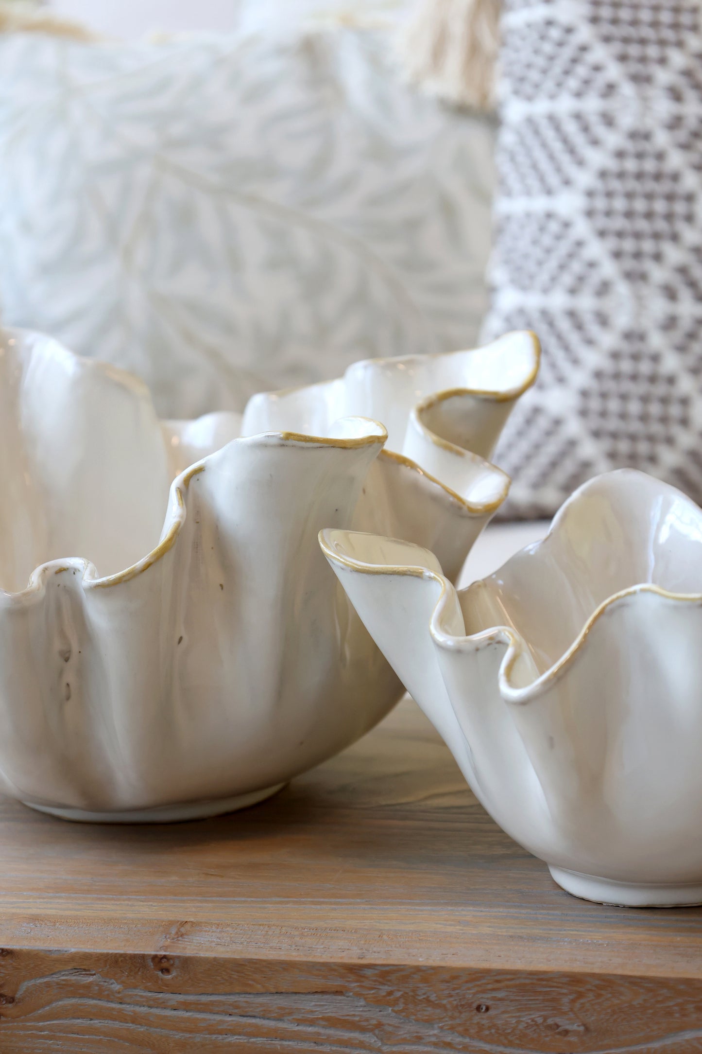 Antique Cream Ruffle Stoneware Bowl