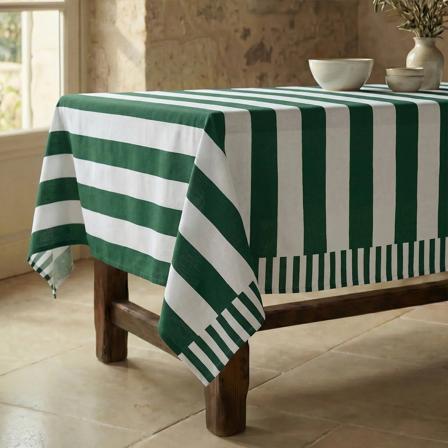 Riviera Stain Resistant Organic Cotton Tablecloth – 250 x 155 cm