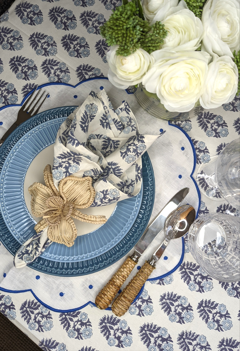 Pia  Rectangular White/Blue Tablecloth