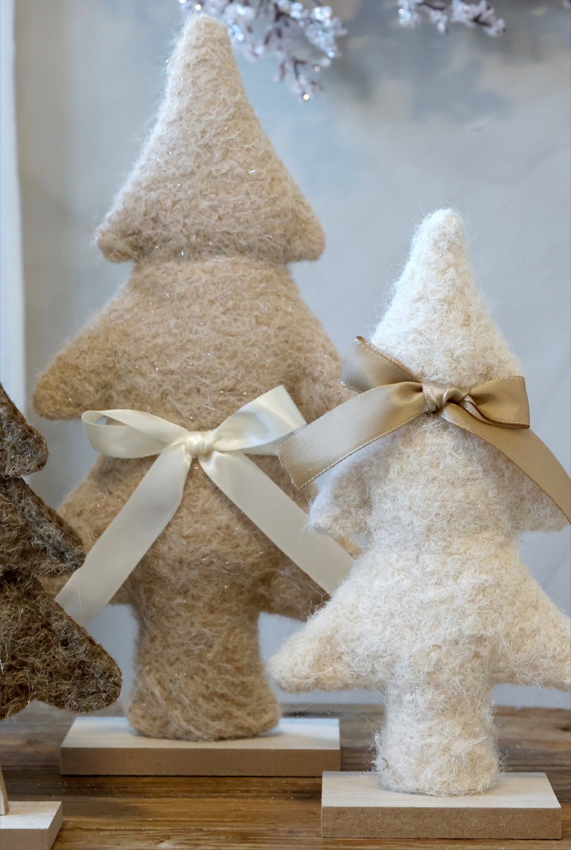 Felt Tree With Bow