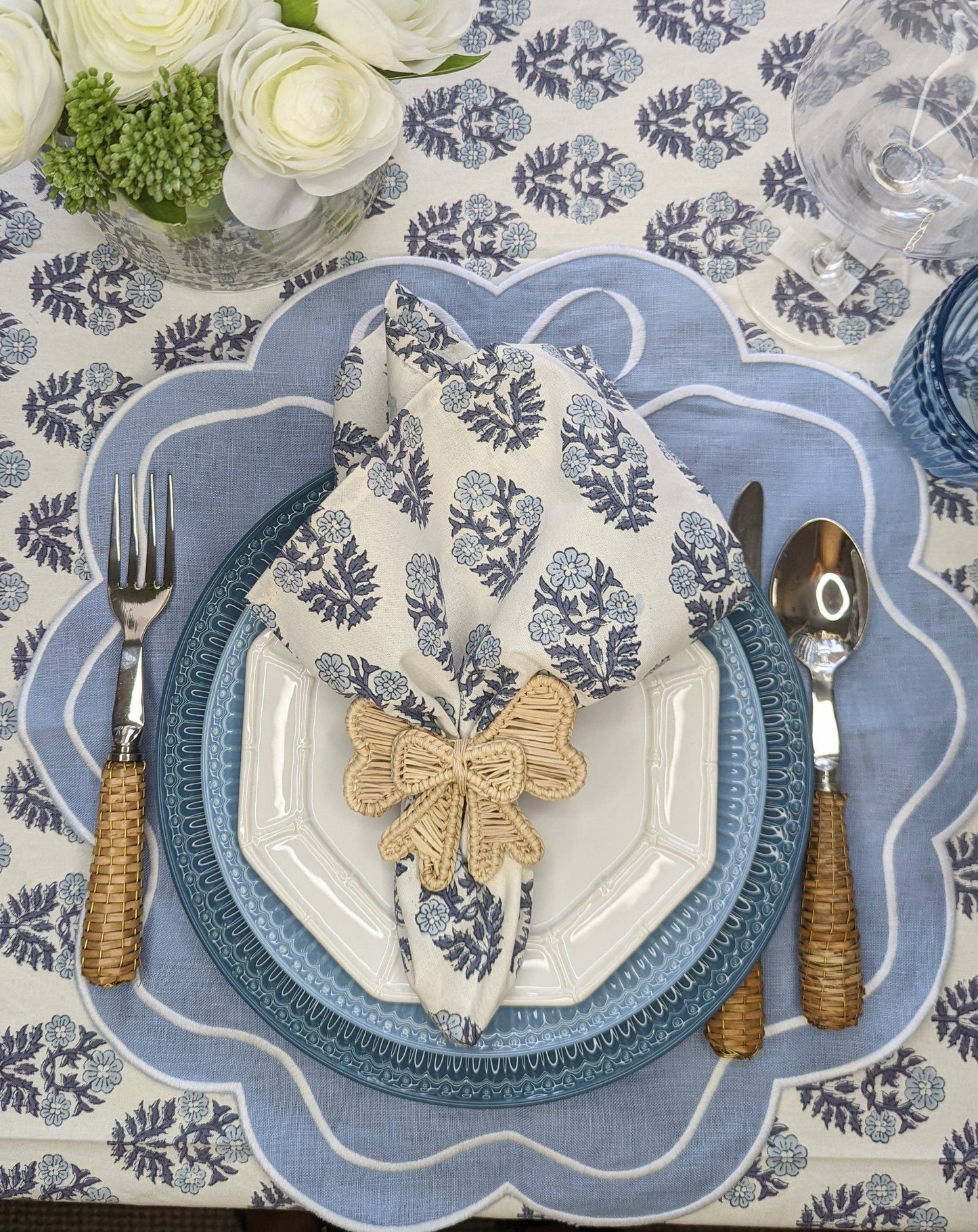 Pia  Rectangular White/Blue Tablecloth